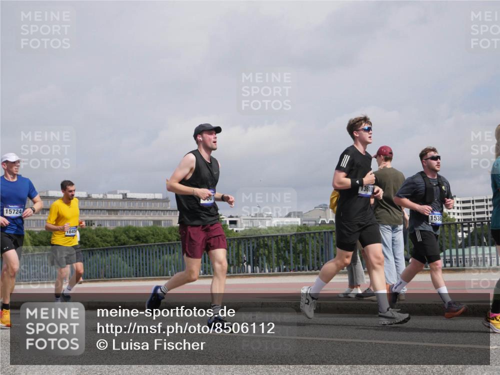 29.06.2025 - hella hamburg halbmarathon Luisa Fischer http://msf.ph/oto/8506112 29.06.2025 10:19:15 Kennedybrücke 15724, 1645, 13610, 1538, 1212, 2165, 2803, 4583, 7158, 8295, 8554, 9601, 9802, 10107, 10139, 10141, 10183, 10292, 10844 meine-sportfotos.de