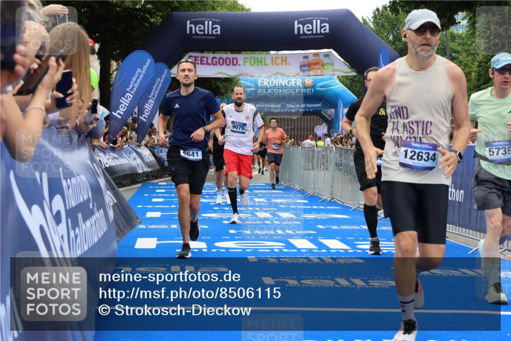 29.06.2025 - hella hamburg halbmarathon Strokosch-Dieckow http://msf.ph/oto/8506115 29.06.2025 11:13:11 Ziel 1347, 2076, 3138, 4641, 5739, 6376, 9075, 9881, 10844, 11344, 11345, 12274, 12634, 14278, 15051, 17030, 17453 meine-sportfotos.de