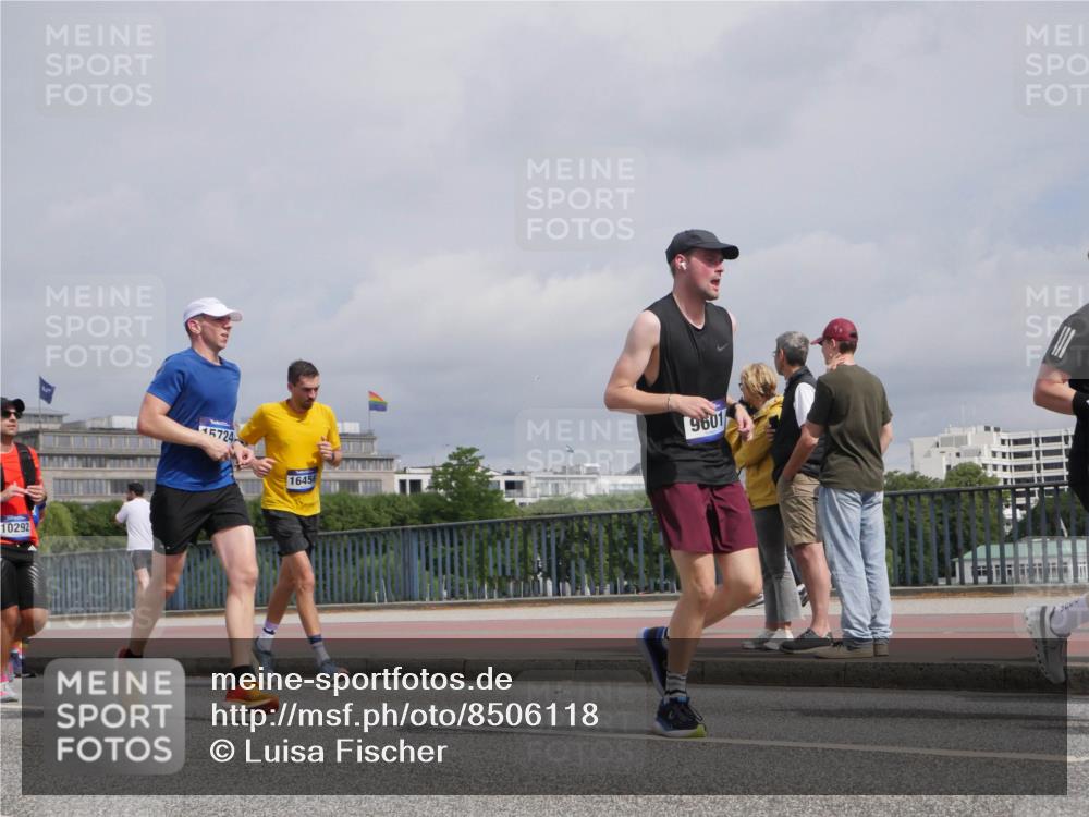 29.06.2025 - hella hamburg halbmarathon Luisa Fischer http://msf.ph/oto/8506118 29.06.2025 10:19:16 Kennedybrücke 10292, 5724, 16456, 9601, 2165, 2803, 4583, 4637, 7158, 8295, 8554, 9601, 9802, 9810, 10107, 10139, 10141, 10183, 10292, 10844 meine-sportfotos.de