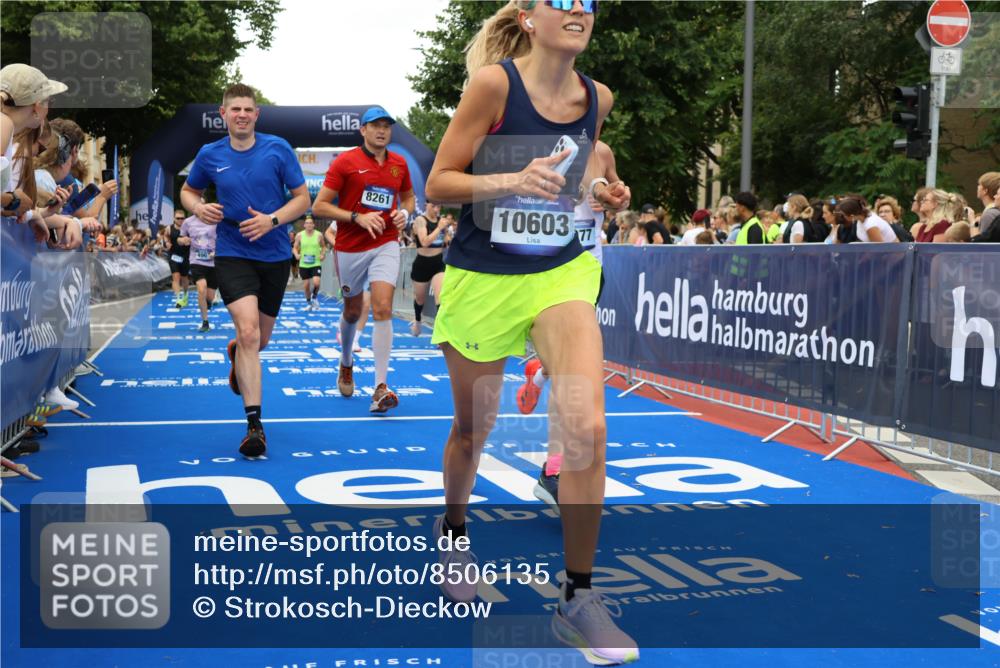 29.06.2025 - hella hamburg halbmarathon Strokosch-Dieckow http://msf.ph/oto/8506135 29.06.2025 10:51:05 Ziel 1366, 1630, 4077, 4404, 4816, 4967, 5600, 6027, 8117, 8261, 8508, 8704, 10508, 10603, 10868, 11733, 12778, 13008, 13073, 14125, 15480, 17221, 17384, 17530, 17823, 18066, 18350 meine-sportfotos.de