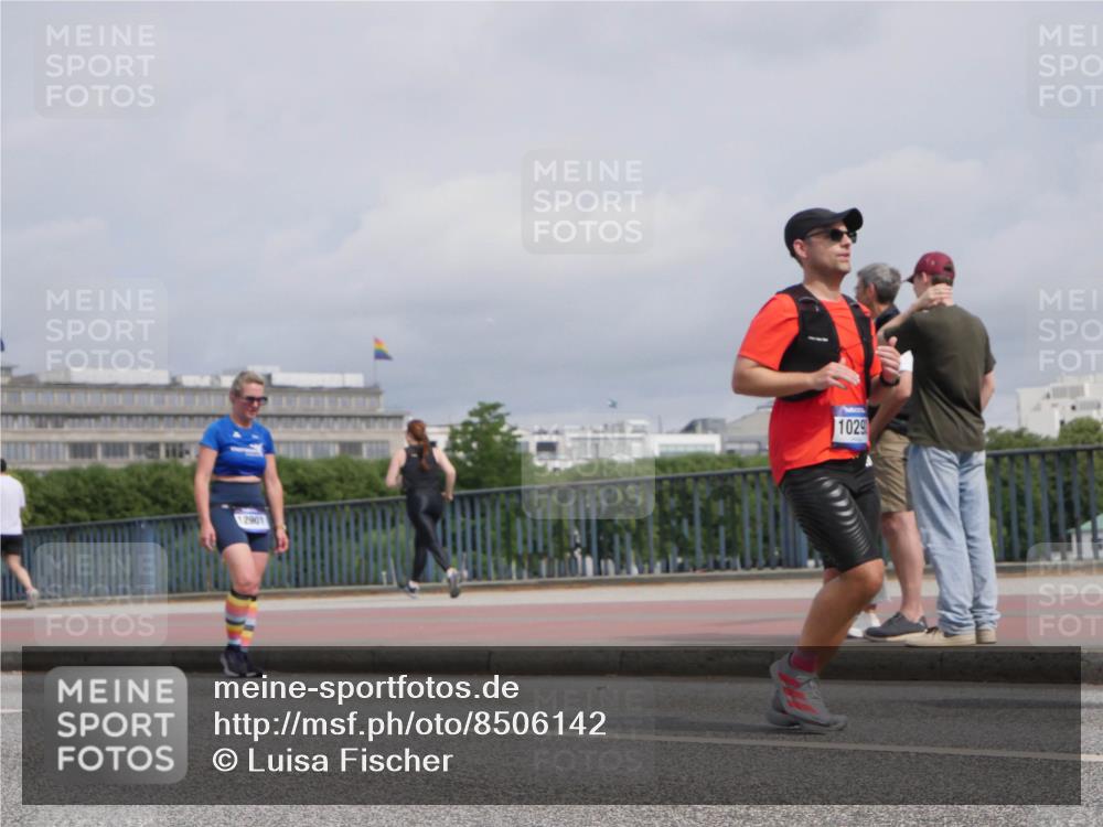 29.06.2025 - hella hamburg halbmarathon Luisa Fischer http://msf.ph/oto/8506142 29.06.2025 10:19:18 Kennedybrücke 12901, 1029, 1599, 2165, 2803, 3648, 4478, 4637, 6935, 7158, 7753, 8295, 8554, 8597, 8645, 9601, 9628, 9802, 9810, 10107, 10139, 10141, 10183, 10292 meine-sportfotos.de