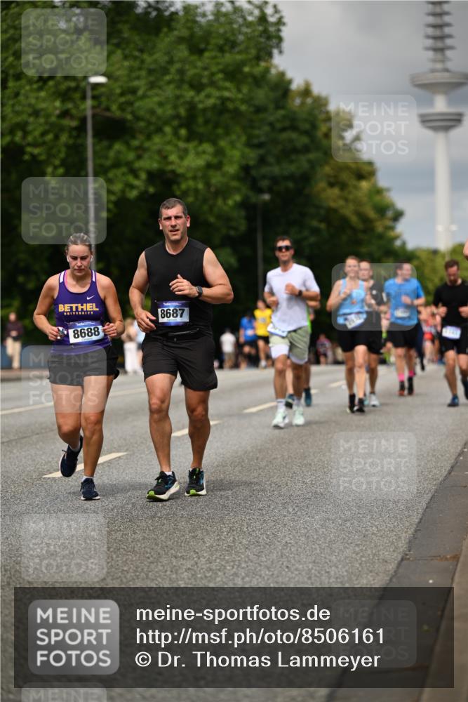 29.06.2025 - hella hamburg halbmarathon Dr. Thomas Lammeyer http://msf.ph/oto/8506161 29.06.2025 10:27:37 Kennedybrücke 1029, 1187, 1362, 1372, 1382, 1853, 2925, 3013, 3029, 4728, 4793, 5343, 6578, 8687, 8688, 9133, 9301, 9512, 9877, 9913 meine-sportfotos.de