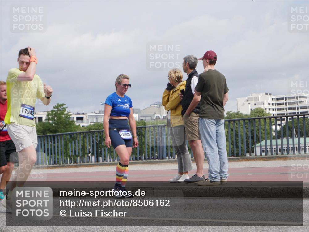 29.06.2025 - hella hamburg halbmarathon Luisa Fischer http://msf.ph/oto/8506162 29.06.2025 10:19:19 Kennedybrücke 17942, 12901, 1244, 1599, 2165, 2803, 3648, 4478, 4637, 6935, 7158, 7753, 8295, 8597, 8645, 9628, 9802, 9810, 10107, 10139, 10141, 10183, 10292 meine-sportfotos.de