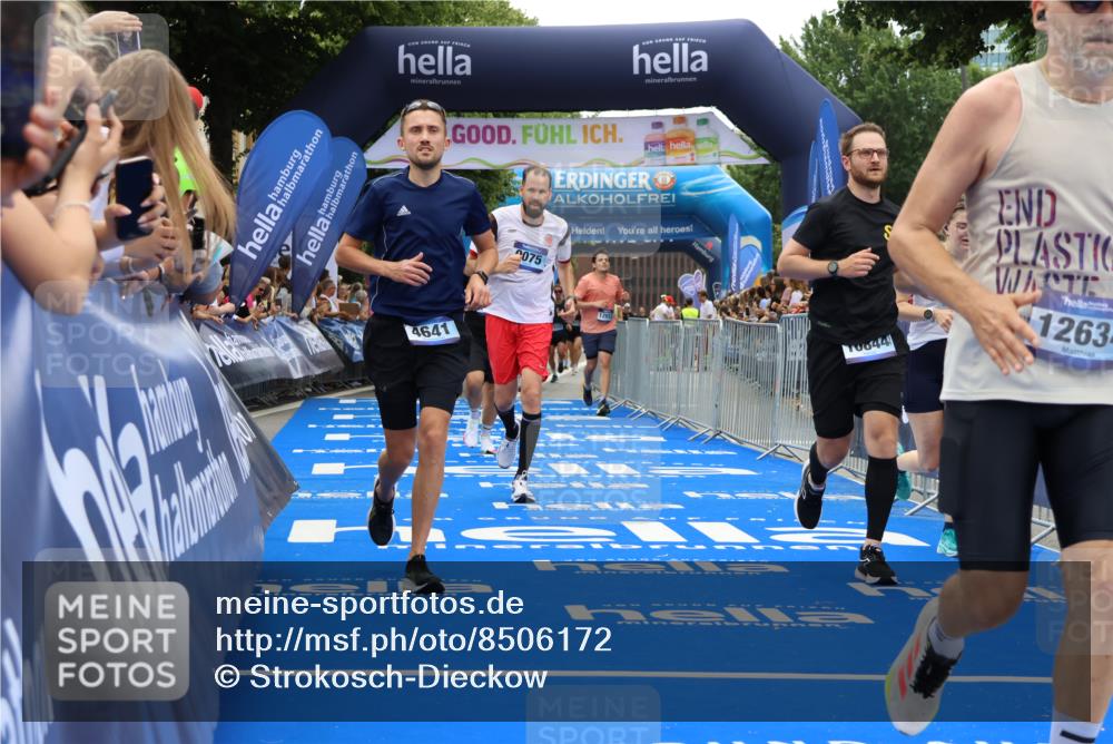 29.06.2025 - hella hamburg halbmarathon Strokosch-Dieckow http://msf.ph/oto/8506172 29.06.2025 11:13:12 Ziel 1347, 2076, 3138, 4641, 5739, 6376, 9075, 9881, 10844, 11344, 11345, 12274, 12634, 14278, 15051, 15571, 17030, 17453 meine-sportfotos.de
