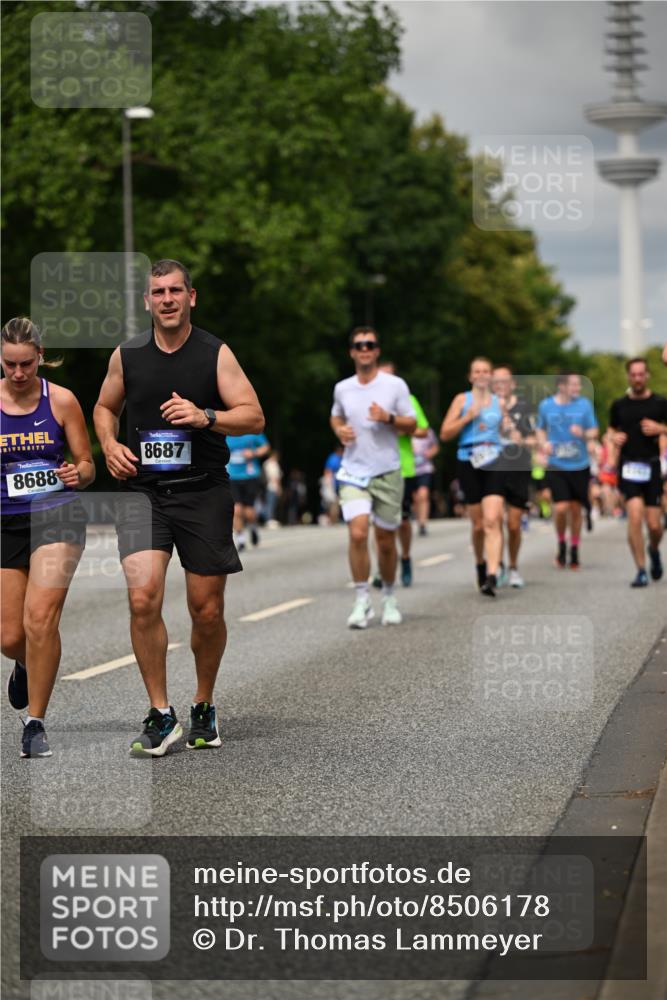29.06.2025 - hella hamburg halbmarathon Dr. Thomas Lammeyer http://msf.ph/oto/8506178 29.06.2025 10:27:37 Kennedybrücke 1029, 1187, 1362, 1372, 1382, 1853, 2925, 3013, 3029, 4728, 4793, 5343, 6578, 8687, 8688, 9133, 9301, 9512, 9877, 9913 meine-sportfotos.de