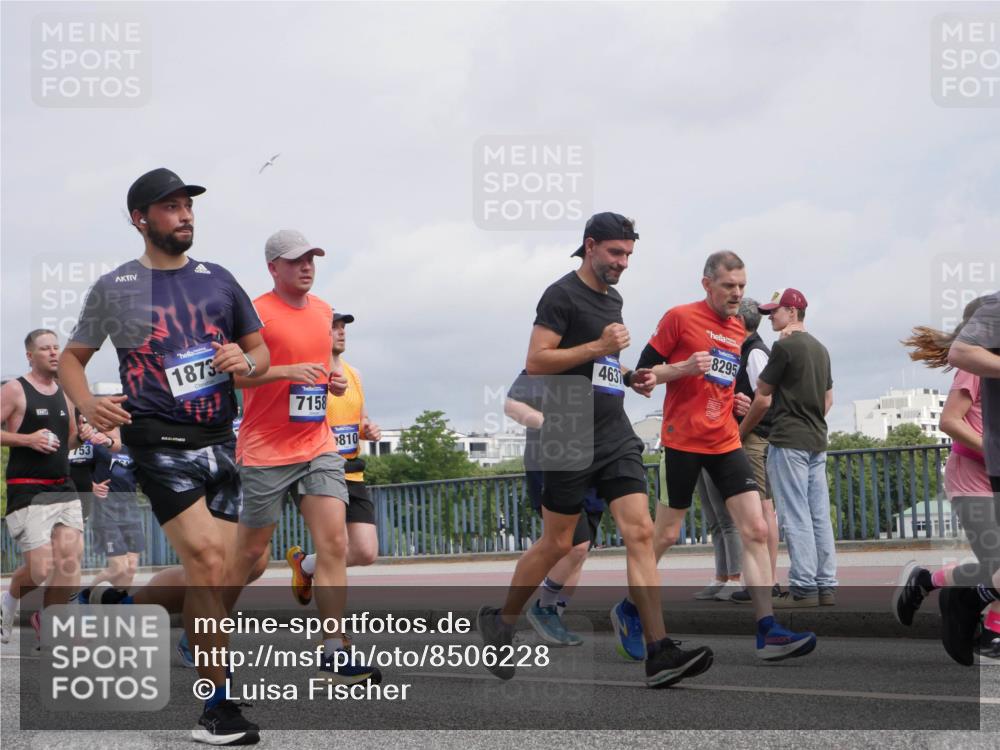 29.06.2025 - hella hamburg halbmarathon Luisa Fischer http://msf.ph/oto/8506228 29.06.2025 10:19:25 Kennedybrücke 753, 1873, 7158, 810, 4631, 8295, 1244, 1599, 2165, 2803, 3030, 3134, 3156, 3176, 3484, 3648, 4478, 4637, 6024, 6742, 6935, 7158, 7753, 7792, 8295, 8597, 8645, 8707, 8847, 9628, 9810, 10139, 10141 meine-sportfotos.de