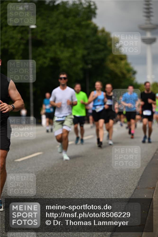29.06.2025 - hella hamburg halbmarathon Dr. Thomas Lammeyer http://msf.ph/oto/8506229 29.06.2025 10:27:39 Kennedybrücke 1029, 1187, 1362, 1382, 1853, 2925, 3013, 3029, 4728, 4793, 5343, 8687, 8688, 9133, 9301, 9512, 9877, 9913 meine-sportfotos.de