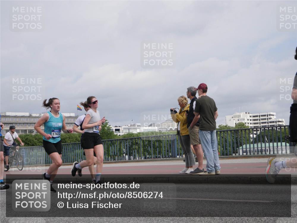 29.06.2025 - hella hamburg halbmarathon Luisa Fischer http://msf.ph/oto/8506274 29.06.2025 10:19:29 Kennedybrücke 17422, 104, 1244, 1599, 2912, 3030, 3134, 3156, 3176, 3484, 3648, 3687, 4478, 4637, 6024, 6742, 6935, 7753, 7792, 8263, 8597, 8645, 8707, 8847, 9628, 9810, 9891, 10076, 10575 meine-sportfotos.de