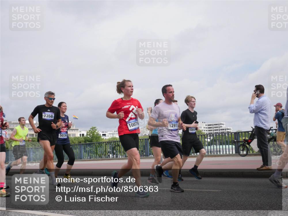 29.06.2025 - hella hamburg halbmarathon Luisa Fischer http://msf.ph/oto/8506363 29.06.2025 10:19:40 Kennedybrücke 12872, 7358, 5036, 10076, 12911, 13859, 1602, 2347, 2912, 3023, 3687, 5036, 7358, 7924, 7928, 8263, 8317, 8619, 8857, 9091, 9332, 9492, 9664, 9676, 9891, 10076 meine-sportfotos.de