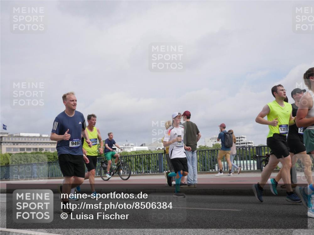 29.06.2025 - hella hamburg halbmarathon Luisa Fischer http://msf.ph/oto/8506384 29.06.2025 10:19:42 Kennedybrücke 9492, 12872, 23, 5658, 1371, 1602, 1825, 2347, 3023, 3088, 5036, 7358, 7924, 7928, 8317, 8619, 8857, 9091, 9332, 9492, 9664, 9676, 9891, 10076 meine-sportfotos.de