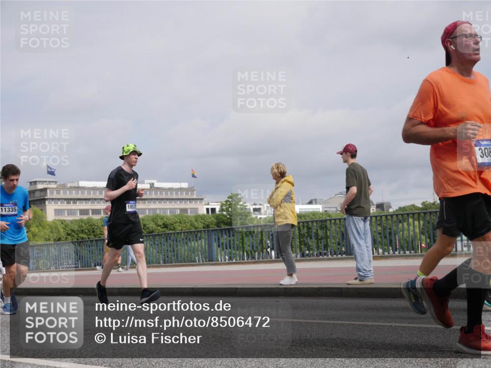 29.06.2025 - hella hamburg halbmarathon Luisa Fischer http://msf.ph/oto/8506472 29.06.2025 10:19:51 Kennedybrücke 11335, 1857, 308, 1117, 1240, 1602, 1825, 3088, 3450, 5037, 7257, 7360, 7376, 7924, 7928, 8317, 8619, 9091, 9208, 9664, 9675, 9676, 10165, 10314, 10317, 10320, 10391 meine-sportfotos.de