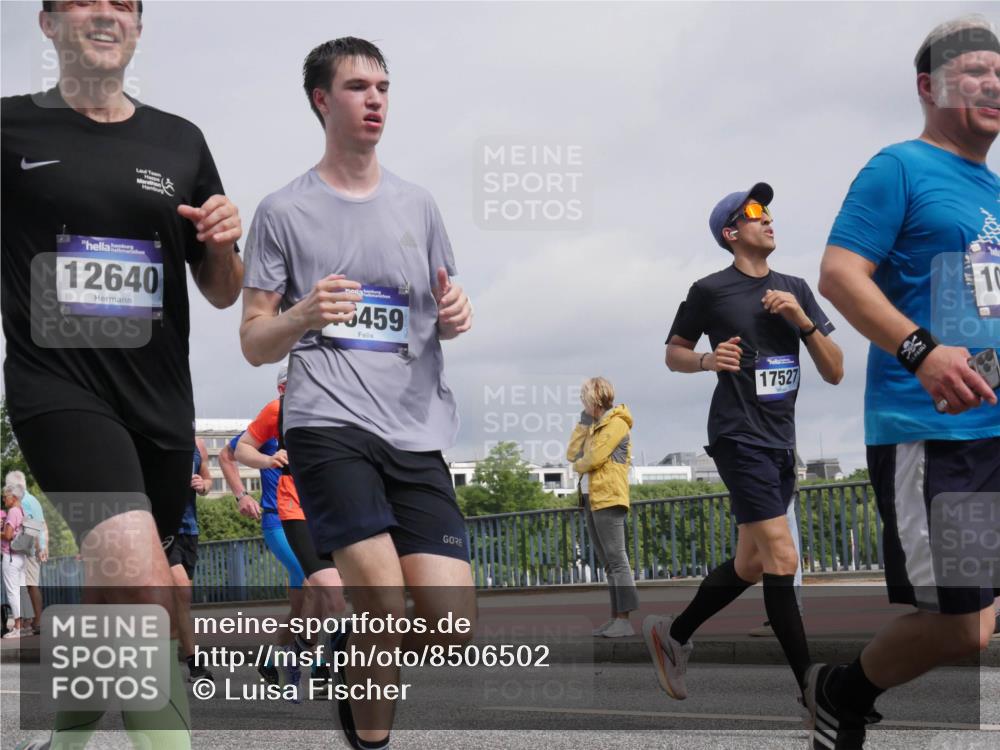 29.06.2025 - hella hamburg halbmarathon Luisa Fischer http://msf.ph/oto/8506502 29.06.2025 10:19:54 Kennedybrücke 12640, 459, 17527, 10, 1117, 1240, 1825, 3088, 3450, 5037, 6948, 7257, 7360, 7376, 8513, 9208, 9675, 10165, 10314, 10317, 10320, 10391 meine-sportfotos.de