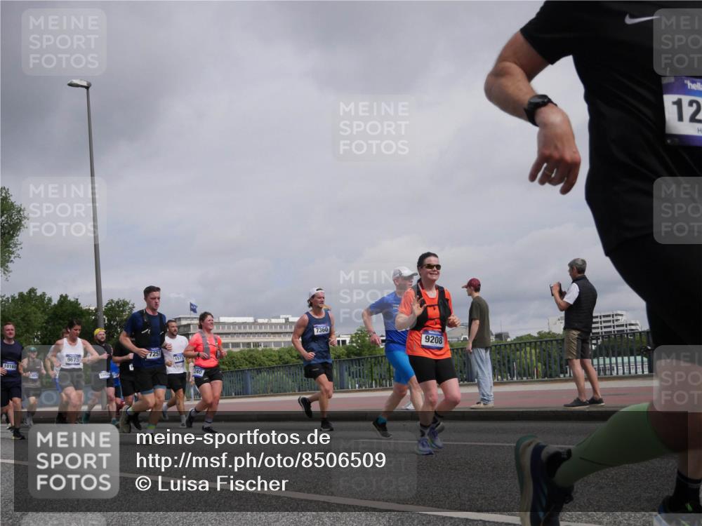 29.06.2025 - hella hamburg halbmarathon Luisa Fischer http://msf.ph/oto/8506509 29.06.2025 10:19:55 Kennedybrücke 10165, 9675, 1092, 7251, 1571, 240, 7360, 9208, 12, 1117, 1240, 1825, 3450, 3622, 5037, 6948, 7257, 7360, 7376, 8513, 9208, 9675, 10165, 10314, 10317, 10320, 10391 meine-sportfotos.de