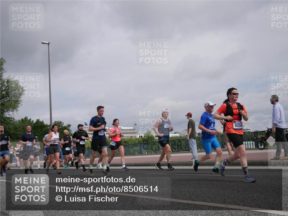 29.06.2025 - hella hamburg halbmarathon Luisa Fischer http://msf.ph/oto/8506514 29.06.2025 10:19:56 Kennedybrücke 7376, 0165, 18675, 7257, 1240, 7360, 9208, 1117, 1240, 3450, 3622, 5037, 6488, 6948, 7257, 7360, 7376, 8513, 9208, 9675, 10165, 10314, 10317, 10320, 10391 meine-sportfotos.de