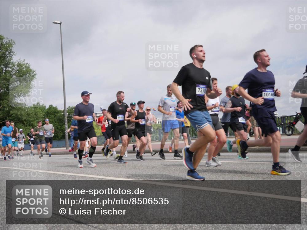 29.06.2025 - hella hamburg halbmarathon Luisa Fischer http://msf.ph/oto/8506535 29.06.2025 10:19:58 Kennedybrücke 1660, 10317, 1032, 7376, 1098, 10165, 1117, 1240, 3450, 3622, 5037, 6488, 6941, 6948, 7257, 7345, 7360, 7376, 8513, 9208, 9675, 10165, 10314, 10317, 10320, 10391 meine-sportfotos.de