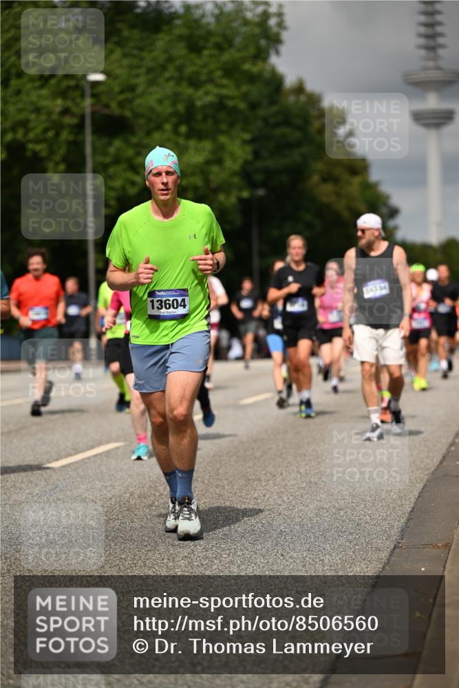 29.06.2025 - hella hamburg halbmarathon Dr. Thomas Lammeyer http://msf.ph/oto/8506560 29.06.2025 10:27:52 Kennedybrücke 1003, 1048, 1382, 2125, 2925, 3013, 3285, 3457, 4464, 4684, 5343, 5406, 6502, 7021, 7029, 7820, 8181, 8687, 8716, 9877, 10649 meine-sportfotos.de