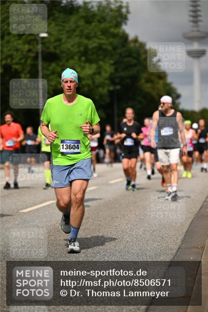 29.06.2025 - hella hamburg halbmarathon Dr. Thomas Lammeyer http://msf.ph/oto/8506571 29.06.2025 10:27:53 Kennedybrücke 1003, 1048, 1382, 2125, 2925, 3285, 3457, 4464, 4684, 5343, 5406, 6502, 7021, 7029, 7820, 8181, 8716, 9877, 10649 meine-sportfotos.de