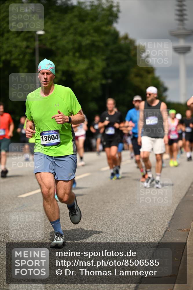 29.06.2025 - hella hamburg halbmarathon Dr. Thomas Lammeyer http://msf.ph/oto/8506585 29.06.2025 10:27:53 Kennedybrücke 1003, 1048, 1382, 2125, 2925, 3285, 3457, 4464, 4684, 5343, 5406, 6502, 7021, 7029, 7820, 8181, 8716, 9877, 10649 meine-sportfotos.de