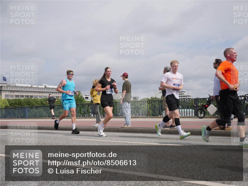 29.06.2025 - hella hamburg halbmarathon Luisa Fischer http://msf.ph/oto/8506613 29.06.2025 10:20:05 Kennedybrücke 1331, 6488, 1403, 3622, 6328, 6488, 6941, 6948, 7114, 7345, 8513, 8983, 10377, 10735 meine-sportfotos.de