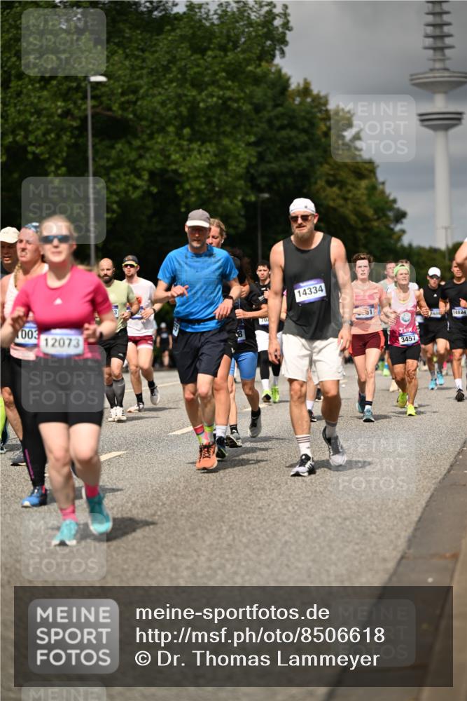 29.06.2025 - hella hamburg halbmarathon Dr. Thomas Lammeyer http://msf.ph/oto/8506618 29.06.2025 10:27:55 Kennedybrücke 1003, 1048, 1382, 2125, 2925, 3034, 3285, 3457, 4464, 4684, 5343, 5406, 6502, 7021, 7029, 7820, 8181, 8716, 9217, 9877, 10649 meine-sportfotos.de
