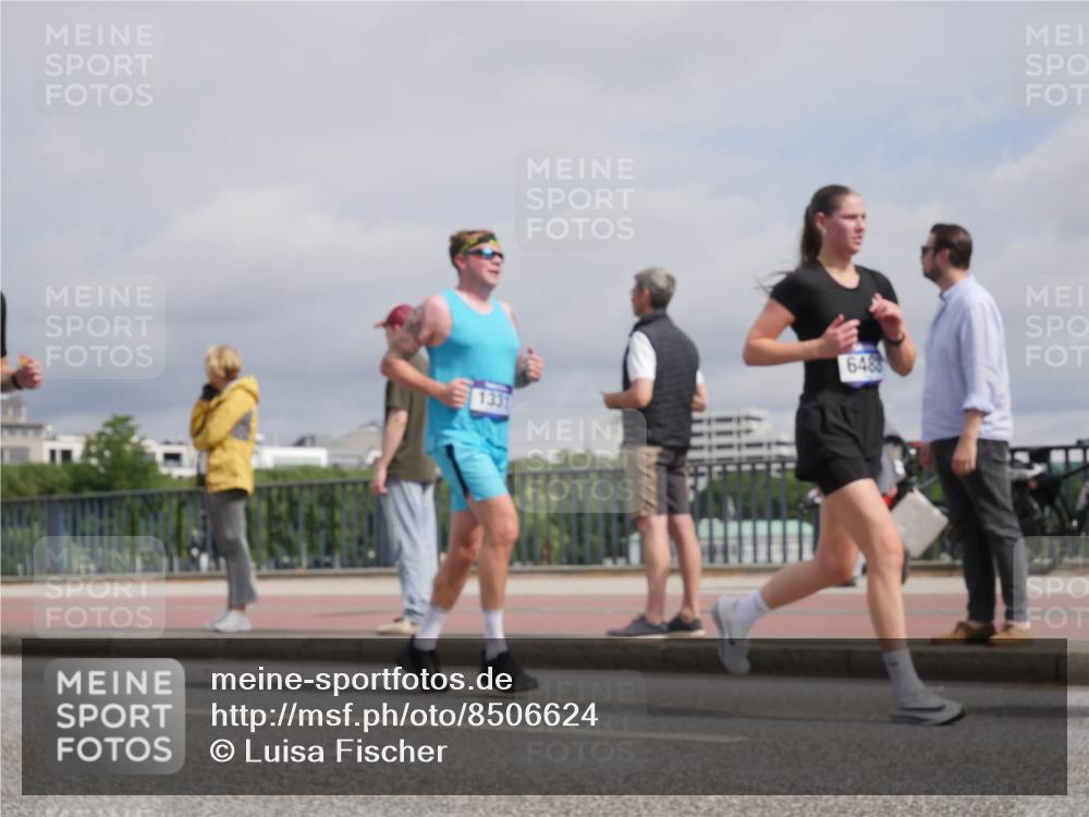 29.06.2025 - hella hamburg halbmarathon Luisa Fischer http://msf.ph/oto/8506624 29.06.2025 10:20:06 Kennedybrücke 648, 1331, 1403, 3622, 5390, 6328, 6488, 6941, 6948, 7114, 7115, 7345, 8513, 8983, 10377, 10735 meine-sportfotos.de