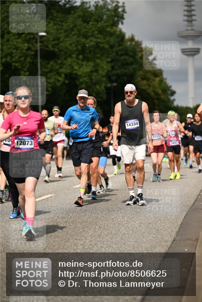 29.06.2025 - hella hamburg halbmarathon Dr. Thomas Lammeyer http://msf.ph/oto/8506625 29.06.2025 10:27:55 Kennedybrücke 1003, 1048, 1382, 2125, 2925, 3034, 3285, 3457, 4464, 4684, 5343, 5406, 6502, 7021, 7029, 7820, 8181, 8716, 9217, 9877, 10649 meine-sportfotos.de