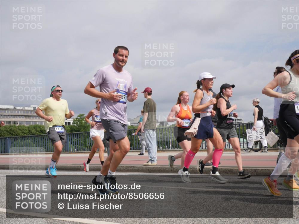 29.06.2025 - hella hamburg halbmarathon Luisa Fischer http://msf.ph/oto/8506656 29.06.2025 10:20:10 Kennedybrücke 17741, 1403, 2908, 5390, 5995, 6126, 6128, 6328, 6522, 6941, 7114, 7115, 7345, 8895, 8983, 9259, 10377, 10592, 10735 meine-sportfotos.de