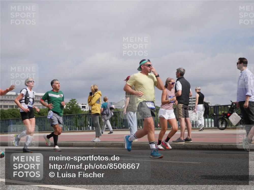 29.06.2025 - hella hamburg halbmarathon Luisa Fischer http://msf.ph/oto/8506667 29.06.2025 10:20:11 Kennedybrücke 899, 1137, 1403, 2908, 5390, 5995, 6126, 6128, 6328, 6522, 6941, 7114, 7115, 7345, 8895, 8983, 9259, 10377, 10592, 10735 meine-sportfotos.de