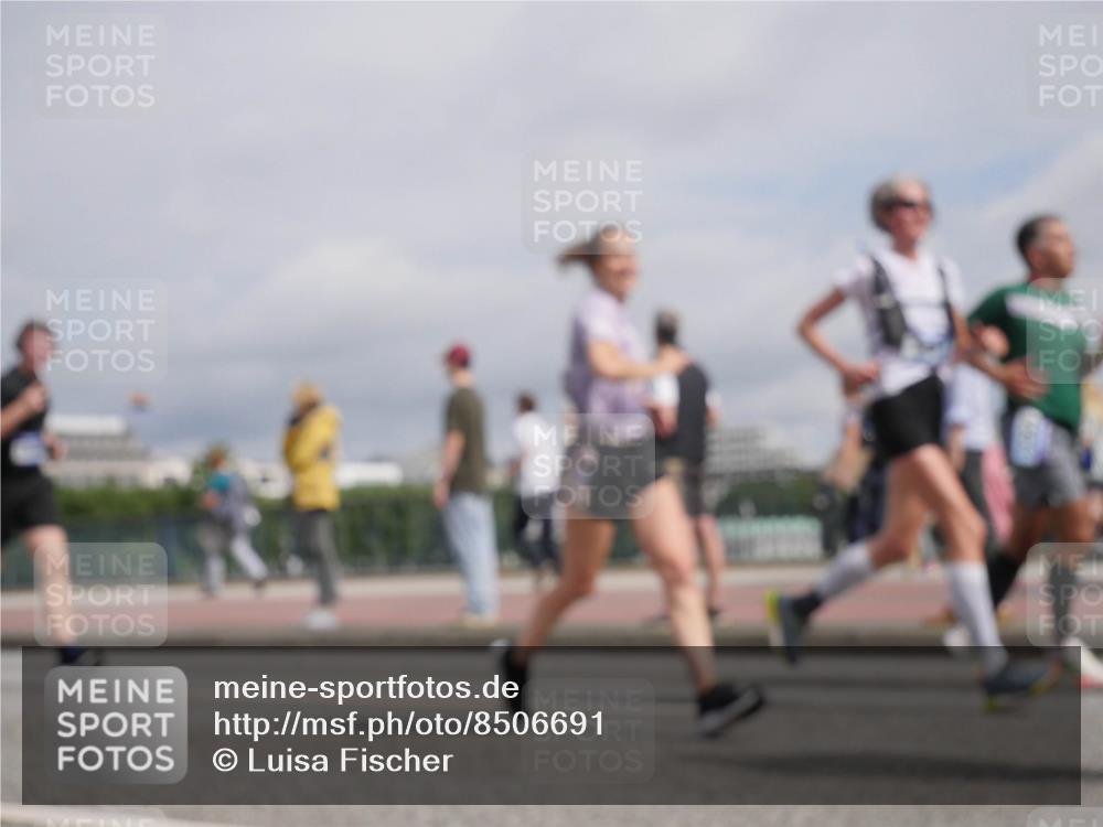 29.06.2025 - hella hamburg halbmarathon Luisa Fischer http://msf.ph/oto/8506691 29.06.2025 10:20:13 Kennedybrücke 1137, 1403, 2908, 5390, 5995, 6126, 6128, 6328, 6522, 7114, 7115, 8558, 8895, 8983, 9259, 10377, 10592, 10735 meine-sportfotos.de