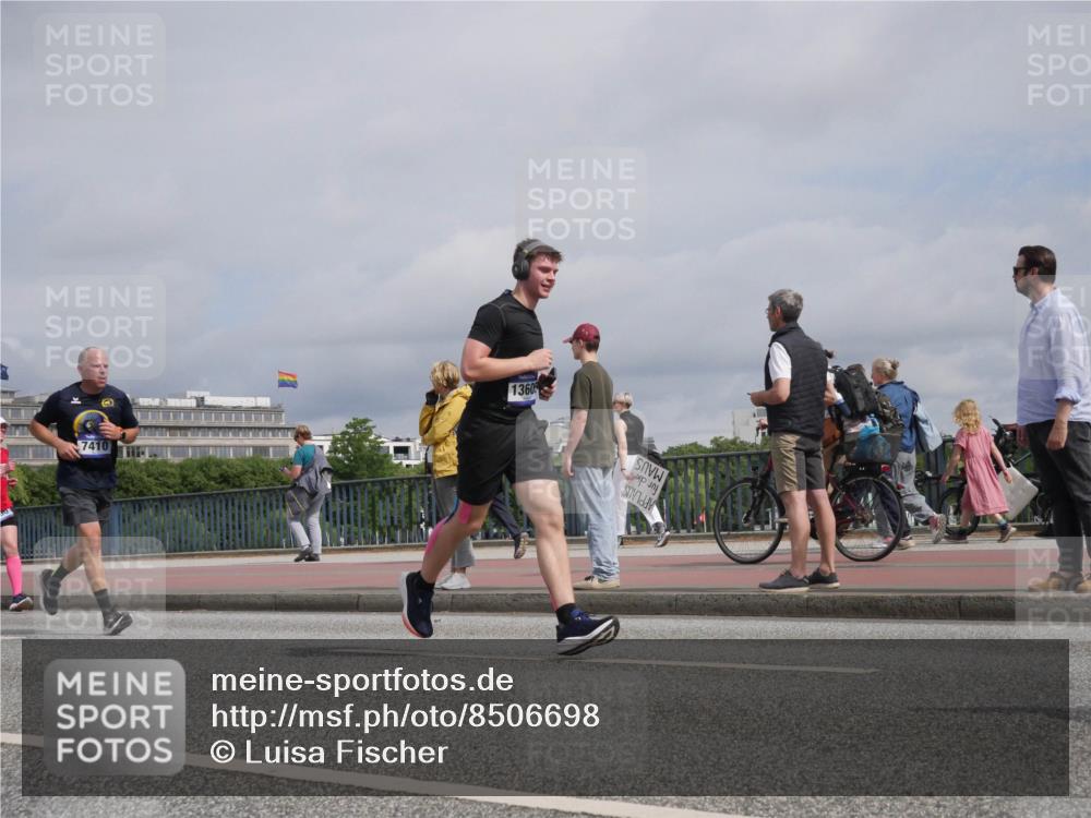 29.06.2025 - hella hamburg halbmarathon Luisa Fischer http://msf.ph/oto/8506698 29.06.2025 10:20:13 Kennedybrücke 7410, 1360, 1137, 1403, 2908, 5390, 5995, 6126, 6128, 6328, 6522, 7114, 7115, 8558, 8895, 8983, 9259, 10377, 10592, 10735 meine-sportfotos.de