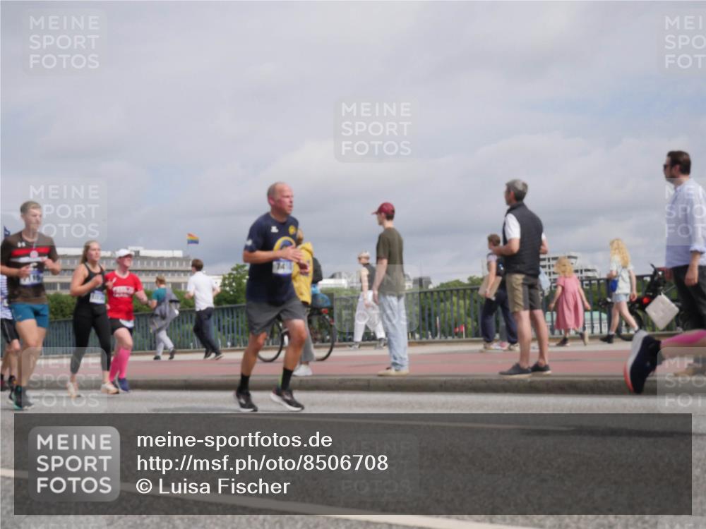 29.06.2025 - hella hamburg halbmarathon Luisa Fischer http://msf.ph/oto/8506708 29.06.2025 10:20:14 Kennedybrücke 1137, 1403, 2225, 2860, 2908, 5390, 5995, 6126, 6128, 6522, 7114, 7115, 8253, 8558, 8895, 9259, 9647, 10377, 10592, 10735 meine-sportfotos.de