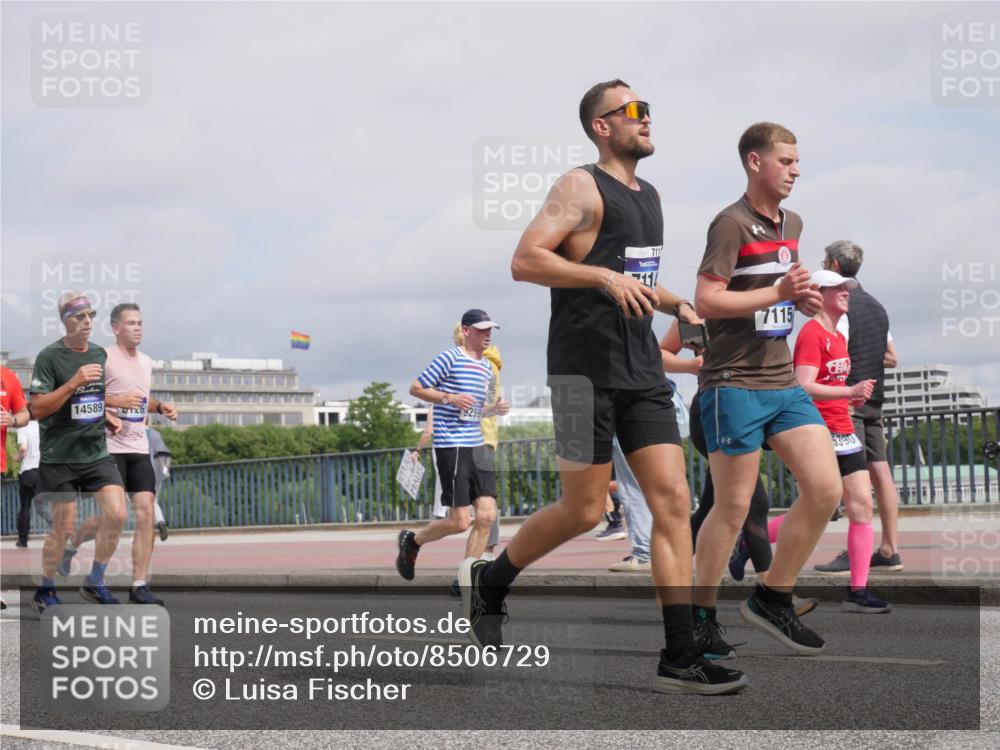 29.06.2025 - hella hamburg halbmarathon Luisa Fischer http://msf.ph/oto/8506729 29.06.2025 10:20:16 Kennedybrücke 14589, 9259, 11, 711, 7115, 5390, 1083, 1137, 2225, 2860, 2908, 5390, 5995, 6126, 6128, 6520, 6522, 7114, 7115, 7291, 8253, 8558, 8895, 9259, 9647, 10592, 10735 meine-sportfotos.de