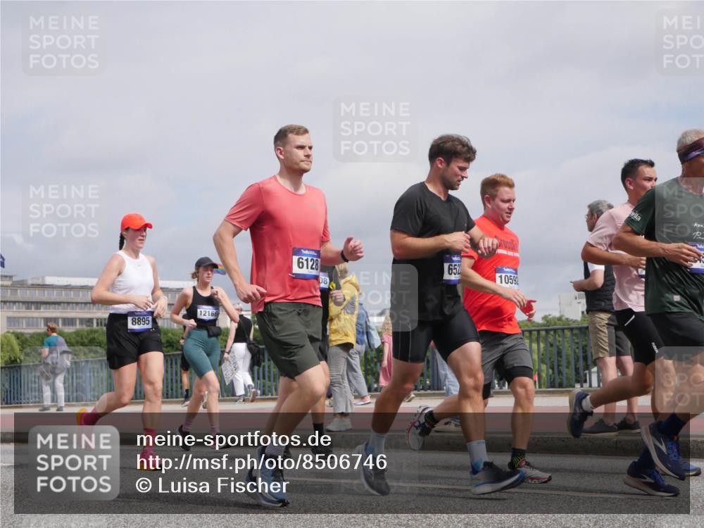 29.06.2025 - hella hamburg halbmarathon Luisa Fischer http://msf.ph/oto/8506746 29.06.2025 10:20:18 Kennedybrücke 8895, 12166, 6128, 08, 652, 10592, 1083, 1137, 2225, 2860, 2908, 3210, 5390, 5995, 6126, 6128, 6520, 6522, 7114, 7115, 7291, 8253, 8309, 8558, 8895, 9259, 9647, 10592 meine-sportfotos.de