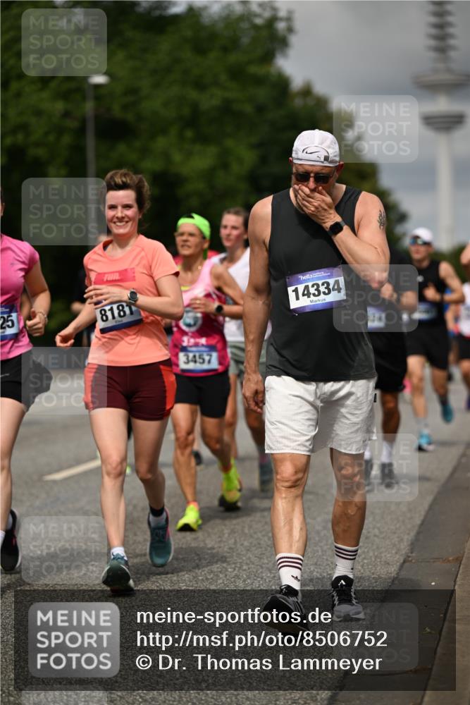 29.06.2025 - hella hamburg halbmarathon Dr. Thomas Lammeyer http://msf.ph/oto/8506752 29.06.2025 10:28:00 Kennedybrücke 1003, 1048, 1382, 2125, 3034, 3285, 3457, 4464, 4684, 5406, 6502, 7021, 7029, 7820, 8181, 8716, 9217, 9877, 10649 meine-sportfotos.de