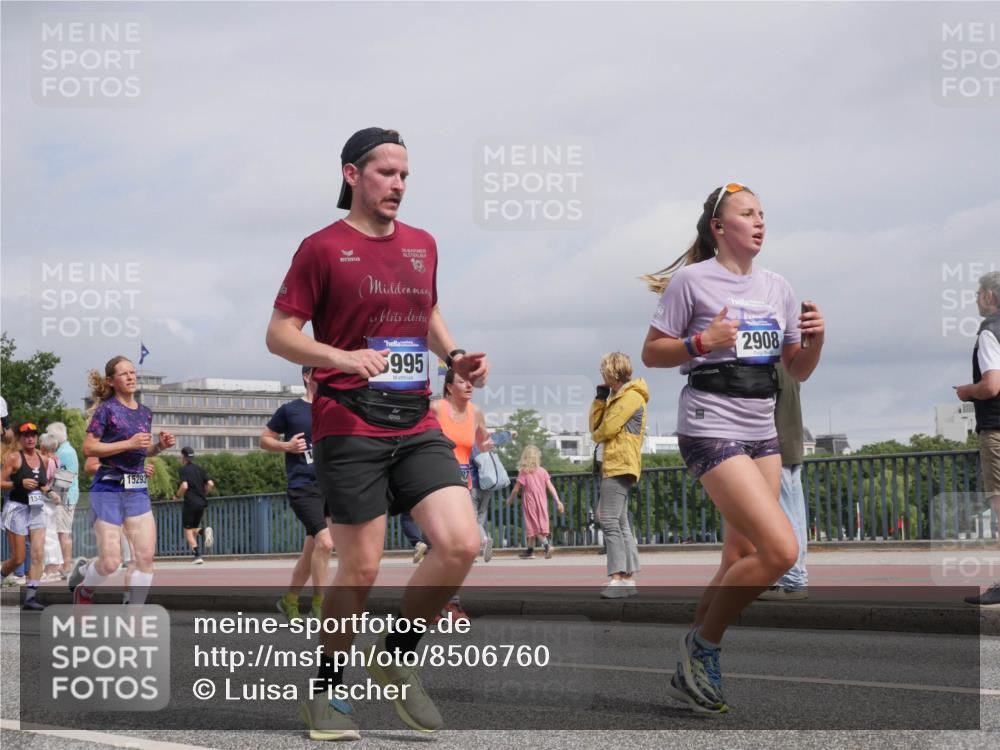 29.06.2025 - hella hamburg halbmarathon Luisa Fischer http://msf.ph/oto/8506760 29.06.2025 10:20:20 Kennedybrücke 15293, 154, 30, 2908, 995, 1083, 1137, 2225, 2860, 2908, 3210, 3466, 5995, 6126, 6128, 6520, 6522, 6786, 7291, 8253, 8309, 8558, 8895, 9259, 9647, 10592 meine-sportfotos.de