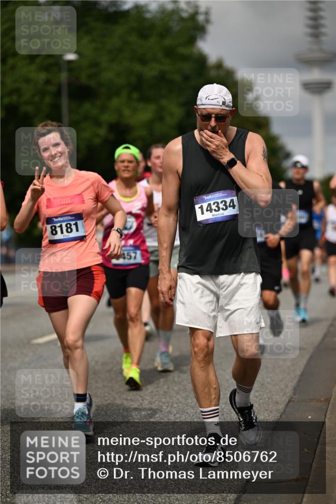 29.06.2025 - hella hamburg halbmarathon Dr. Thomas Lammeyer http://msf.ph/oto/8506762 29.06.2025 10:28:00 Kennedybrücke 1003, 1048, 1382, 2125, 3034, 3285, 3457, 4464, 4684, 5406, 6502, 7021, 7029, 7820, 8181, 8716, 9217, 9877, 10649 meine-sportfotos.de