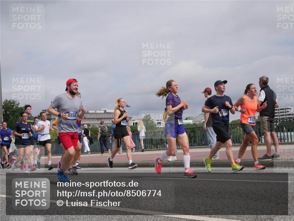 29.06.2025 - hella hamburg halbmarathon Luisa Fischer http://msf.ph/oto/8506774 29.06.2025 10:20:22 Kennedybrücke 1846, 253, 3558, 12100, 9647, 1529, 1137, 25, 1083, 1137, 2225, 2860, 2908, 3210, 3464, 3466, 5995, 6520, 6786, 7291, 8253, 8309, 8558, 8895, 9647 meine-sportfotos.de