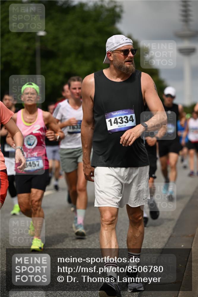 29.06.2025 - hella hamburg halbmarathon Dr. Thomas Lammeyer http://msf.ph/oto/8506780 29.06.2025 10:28:01 Kennedybrücke 1003, 1048, 1382, 2125, 3034, 3285, 3457, 4464, 4684, 5406, 6502, 7021, 7029, 7820, 8181, 8716, 9217, 9877, 10649 meine-sportfotos.de