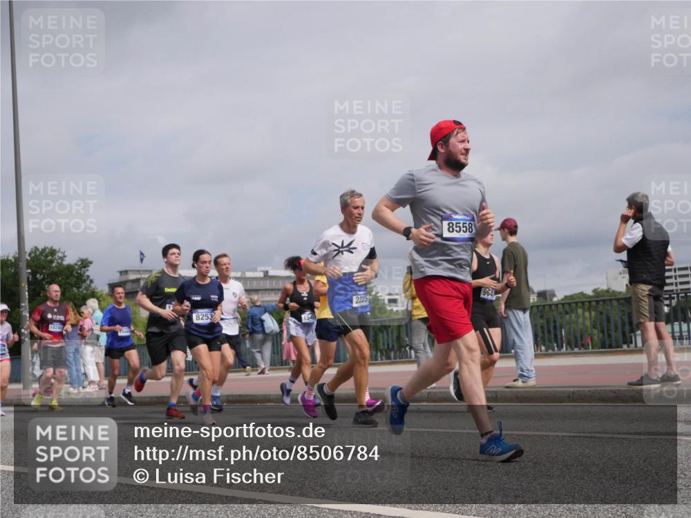 29.06.2025 - hella hamburg halbmarathon Luisa Fischer http://msf.ph/oto/8506784 29.06.2025 10:20:23 Kennedybrücke 18245, 846, 8253, 154, 8558, 2225, 964, 1083, 1137, 2225, 2860, 2908, 3210, 3464, 3466, 5929, 5995, 6520, 6786, 7291, 8253, 8309, 8558, 9647 meine-sportfotos.de