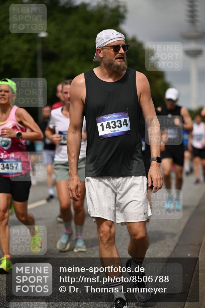 29.06.2025 - hella hamburg halbmarathon Dr. Thomas Lammeyer http://msf.ph/oto/8506788 29.06.2025 10:28:01 Kennedybrücke 1003, 1048, 1382, 2125, 3034, 3285, 3457, 4464, 4684, 5406, 6502, 7021, 7029, 7820, 8181, 8716, 9217, 9877, 10649 meine-sportfotos.de