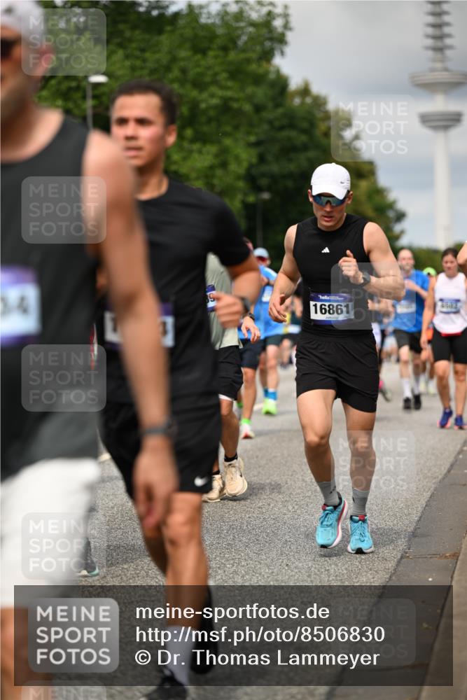 29.06.2025 - hella hamburg halbmarathon Dr. Thomas Lammeyer http://msf.ph/oto/8506830 29.06.2025 10:28:02 Kennedybrücke 1003, 1048, 1382, 1444, 2125, 2489, 3034, 3285, 3457, 4464, 4684, 5406, 6502, 7021, 7029, 7820, 8031, 8181, 8716, 9217, 9877, 10649 meine-sportfotos.de