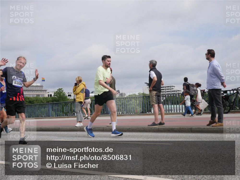 29.06.2025 - hella hamburg halbmarathon Luisa Fischer http://msf.ph/oto/8506831 29.06.2025 10:20:28 Kennedybrücke 8309, 1083, 1795, 3210, 3464, 3466, 3802, 3803, 4852, 5929, 5930, 6352, 6520, 6786, 7291, 7945, 8210, 8309, 8433, 9400, 9848, 10460, 10620 meine-sportfotos.de