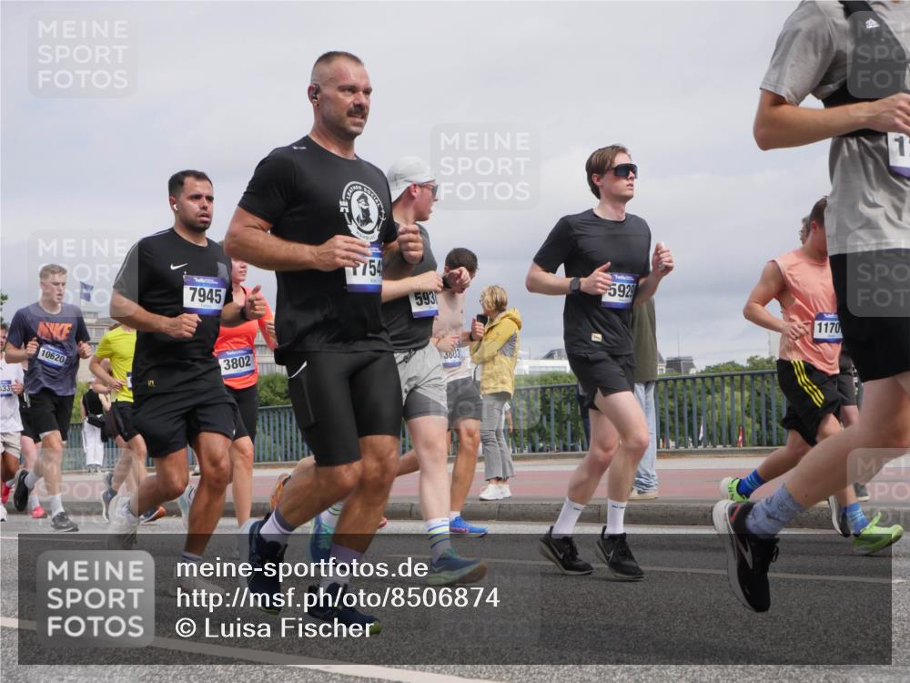 29.06.2025 - hella hamburg halbmarathon Luisa Fischer http://msf.ph/oto/8506874 29.06.2025 10:20:33 Kennedybrücke 33, 10620, 7945, 3802, 754, 593, 3003, 5929, 1170, 1, 1156, 1795, 2259, 3464, 3466, 3802, 3803, 4852, 5929, 5930, 6254, 6336, 6352, 7011, 7945, 8210, 8433, 9400, 9848, 10460, 10620 meine-sportfotos.de