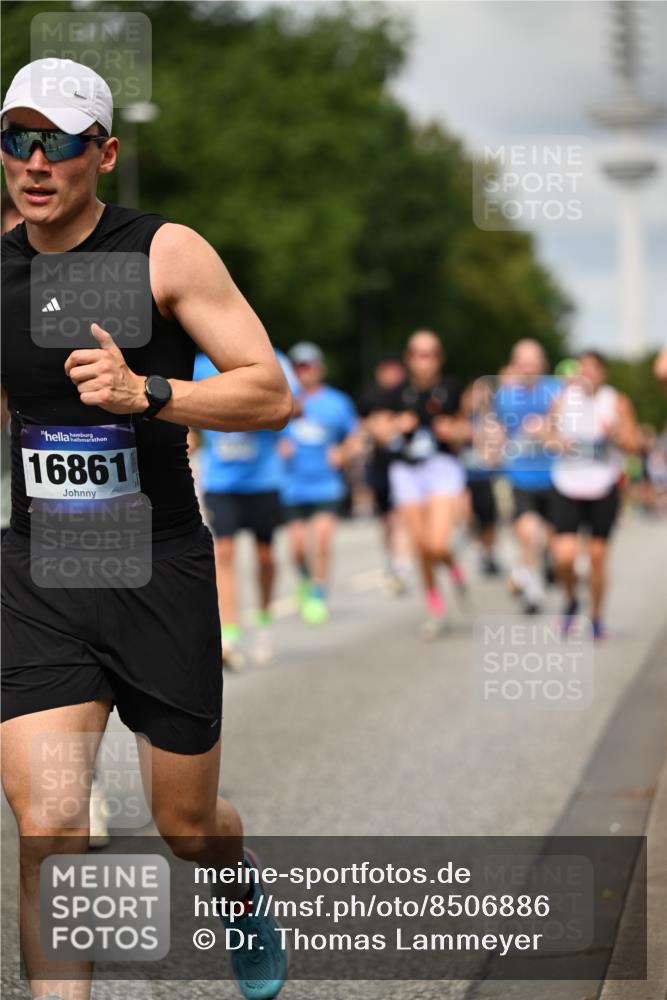 29.06.2025 - hella hamburg halbmarathon Dr. Thomas Lammeyer http://msf.ph/oto/8506886 29.06.2025 10:28:04 Kennedybrücke 1003, 1048, 1382, 1444, 2125, 2489, 3034, 3285, 3457, 4464, 4684, 5406, 6502, 7021, 7029, 7820, 8031, 8181, 8716, 9217, 9877, 10649 meine-sportfotos.de