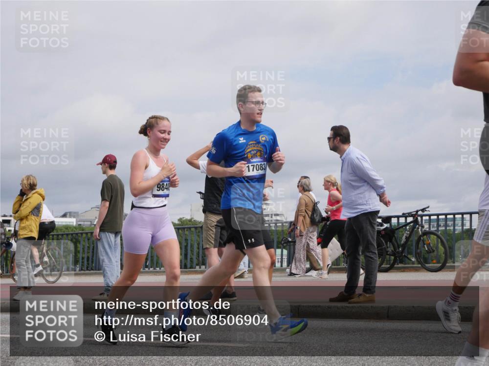 29.06.2025 - hella hamburg halbmarathon Luisa Fischer http://msf.ph/oto/8506904 29.06.2025 10:20:38 Kennedybrücke 9848, 17083, 1156, 1204, 1795, 2259, 4218, 4852, 5930, 6254, 6336, 6352, 7011, 7258, 8210, 8351, 8433, 9400, 9848, 10460, 10620 meine-sportfotos.de