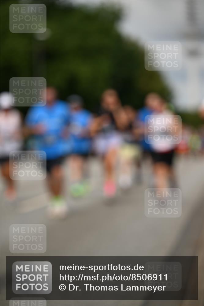 29.06.2025 - hella hamburg halbmarathon Dr. Thomas Lammeyer http://msf.ph/oto/8506911 29.06.2025 10:28:05 Kennedybrücke 1003, 1048, 1444, 2125, 2489, 3034, 3285, 3457, 4464, 4684, 5406, 6502, 7021, 7029, 7820, 8031, 8181, 8716, 9217, 9877, 10649 meine-sportfotos.de