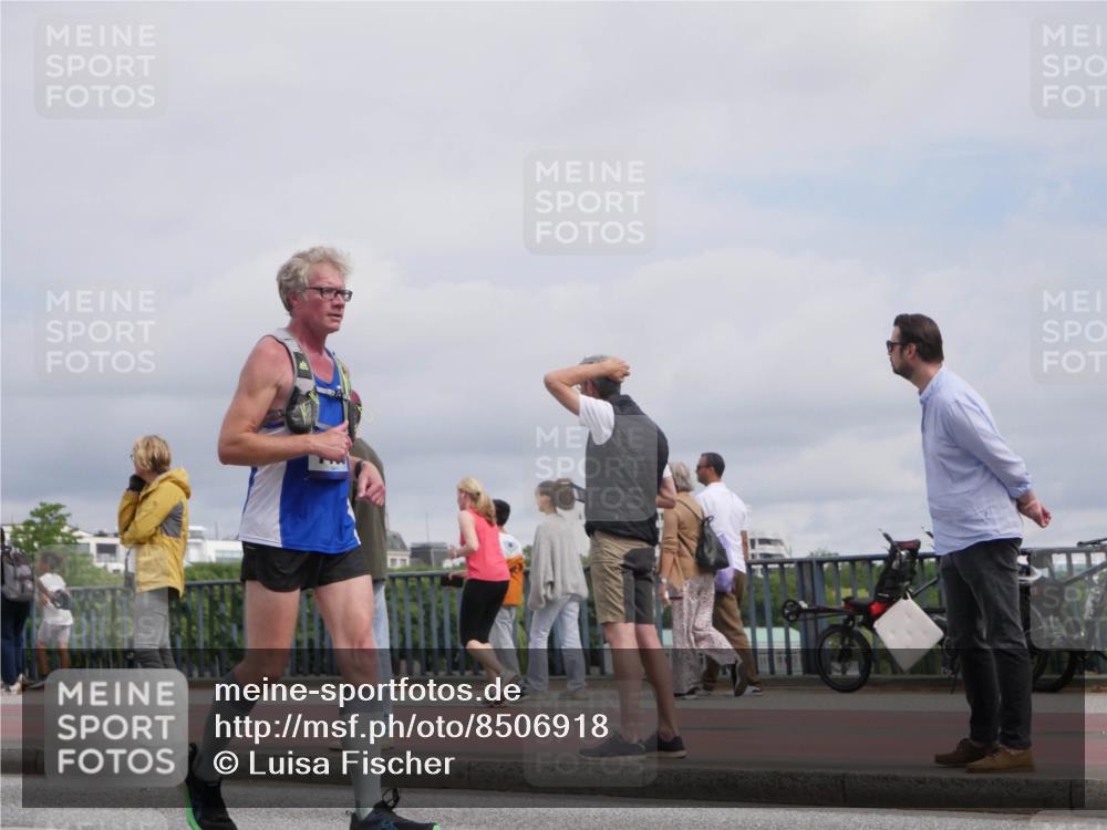 29.06.2025 - hella hamburg halbmarathon Luisa Fischer http://msf.ph/oto/8506918 29.06.2025 10:20:39 Kennedybrücke 1156, 1204, 1795, 2259, 4218, 4852, 6254, 6336, 6352, 7011, 7258, 8351, 8433, 9400, 9848, 10460 meine-sportfotos.de