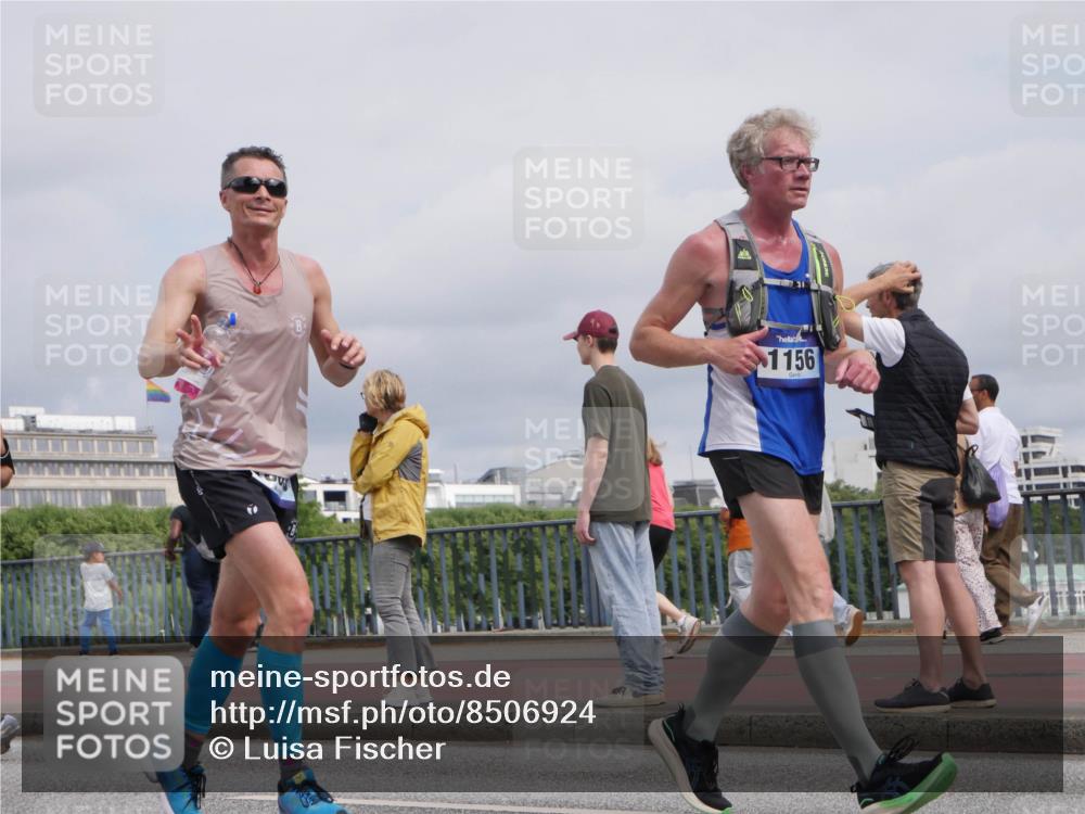 29.06.2025 - hella hamburg halbmarathon Luisa Fischer http://msf.ph/oto/8506924 29.06.2025 10:20:40 Kennedybrücke 1156, 1156, 1204, 1749, 1795, 2259, 3292, 4218, 4852, 6254, 6336, 7011, 7258, 8351, 8433, 9400, 9848 meine-sportfotos.de