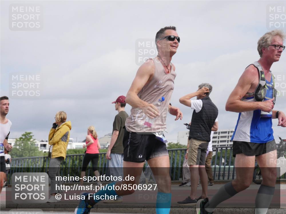 29.06.2025 - hella hamburg halbmarathon Luisa Fischer http://msf.ph/oto/8506927 29.06.2025 10:20:40 Kennedybrücke 52, 1156, 1204, 1749, 1795, 2259, 3292, 4218, 4852, 6254, 6336, 7011, 7258, 8351, 8433, 9400, 9848 meine-sportfotos.de