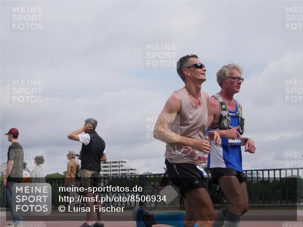 29.06.2025 - hella hamburg halbmarathon Luisa Fischer http://msf.ph/oto/8506934 29.06.2025 10:20:41 Kennedybrücke 7, 1015, 1156, 1204, 1274, 1749, 1795, 2259, 3292, 4218, 6254, 6336, 7011, 7258, 8351, 9400, 10677 meine-sportfotos.de